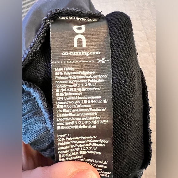 ON Running Women XS Blue Sweat Pants Joggers Original $140 - Picture 9 of 9